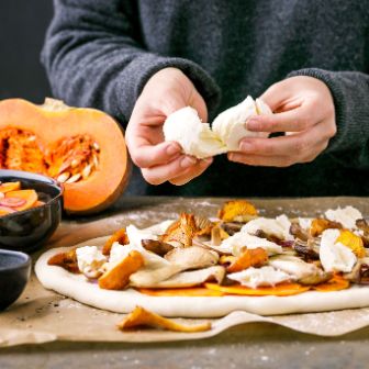 Kürbis-Salbei-Pizza_ImageText_5_1370x1370px